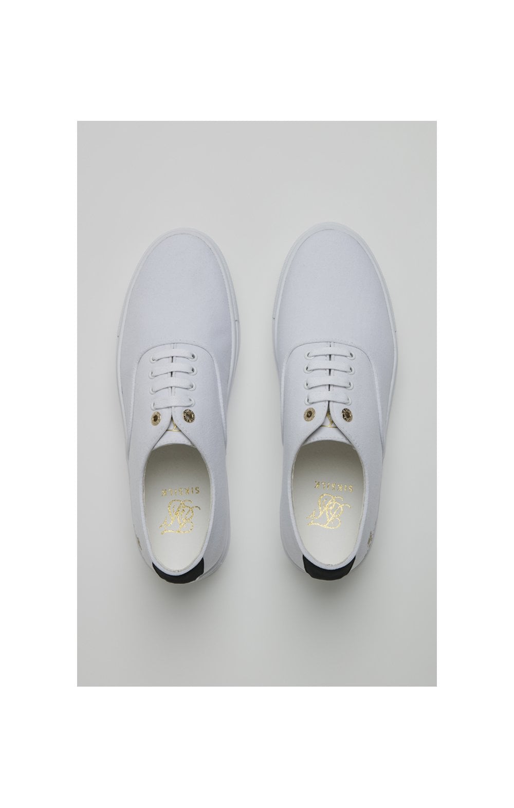 White Low-Top Canvas Trainer (4)