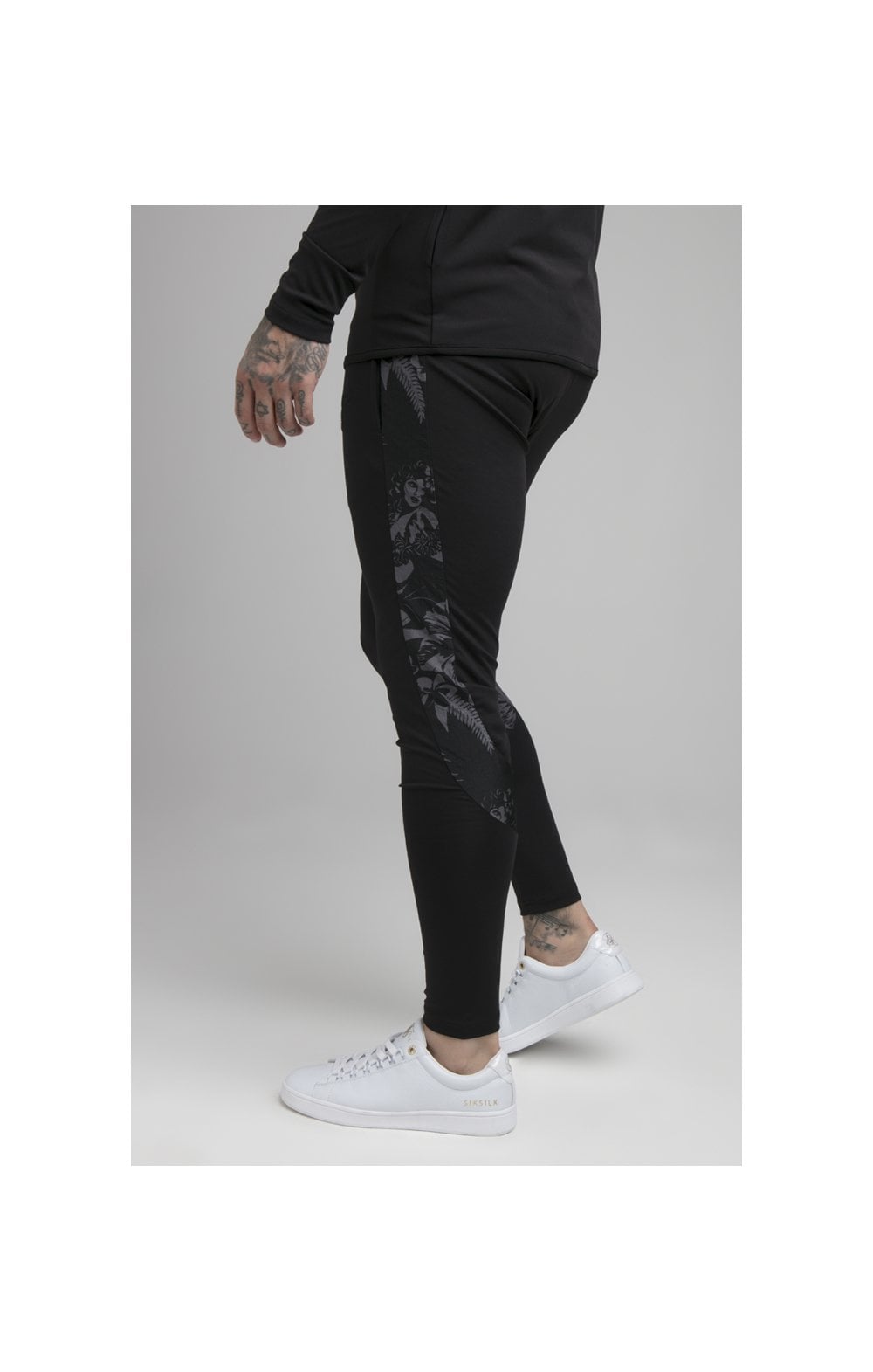 Load image into Gallery viewer, SikSilk Scope Hawaii Track Pant - Black (1)