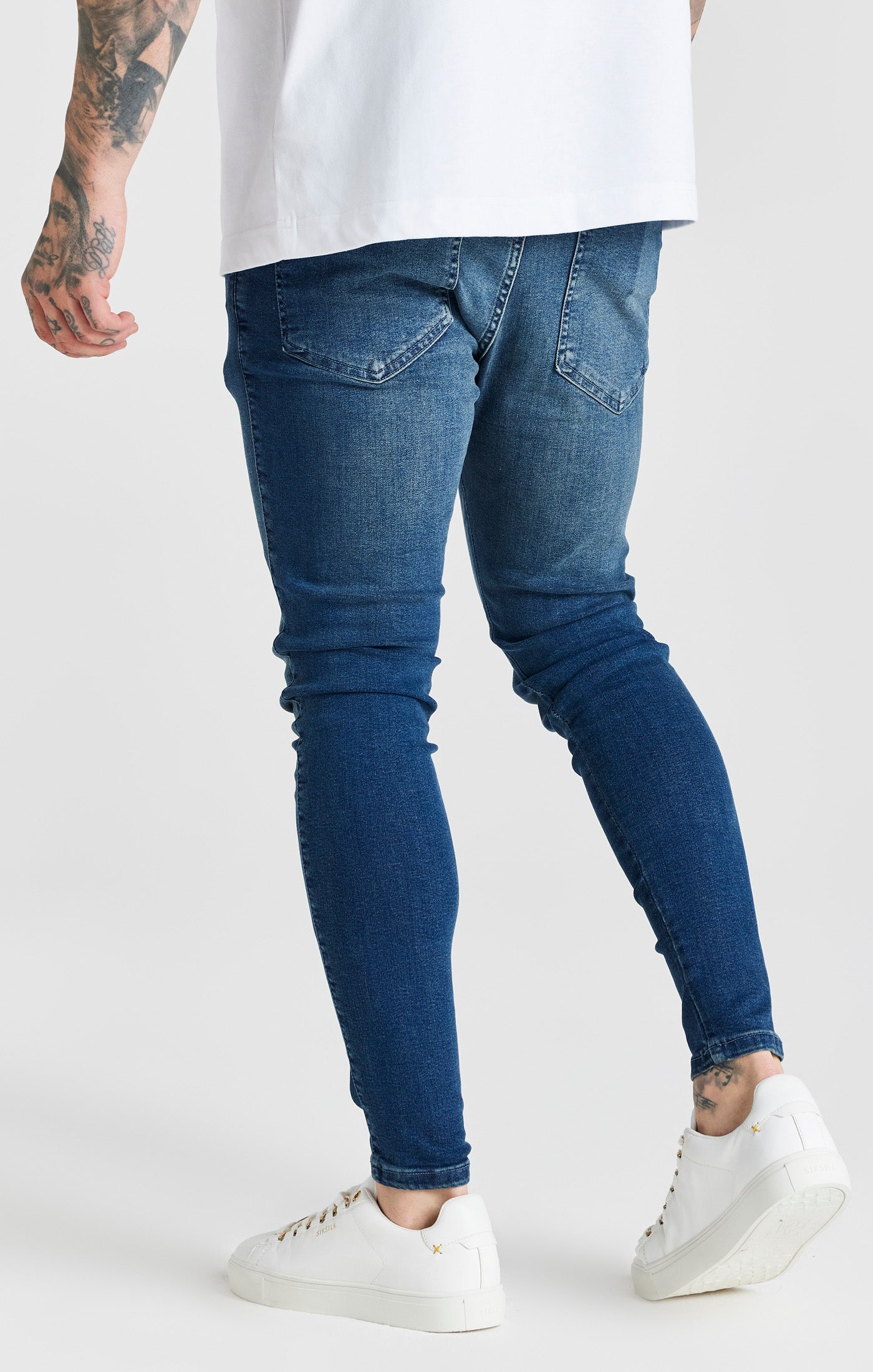 Load image into Gallery viewer, Blue Washed Essential Skinny Jean (3)
