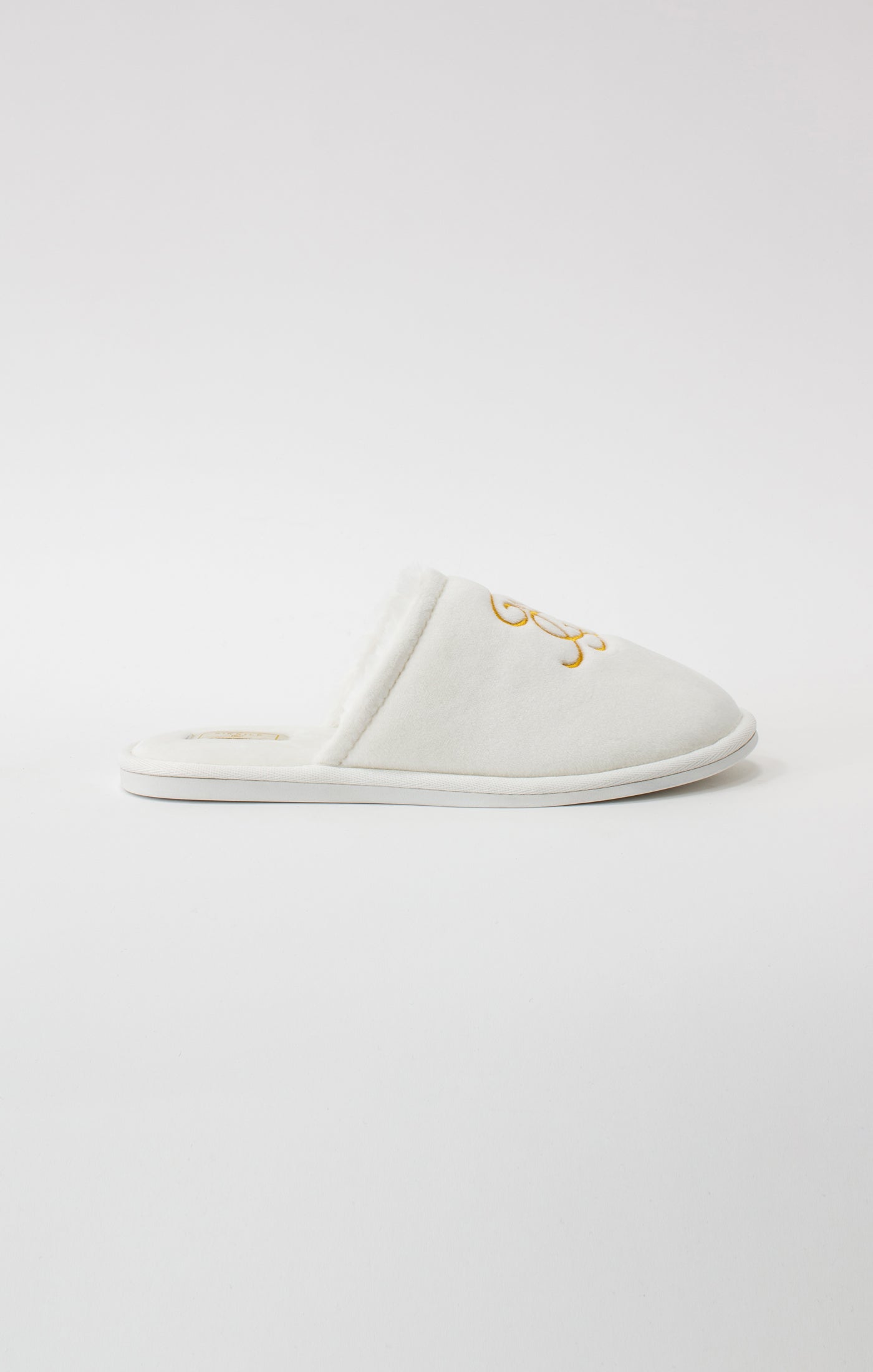 Gucci on sale white slippers