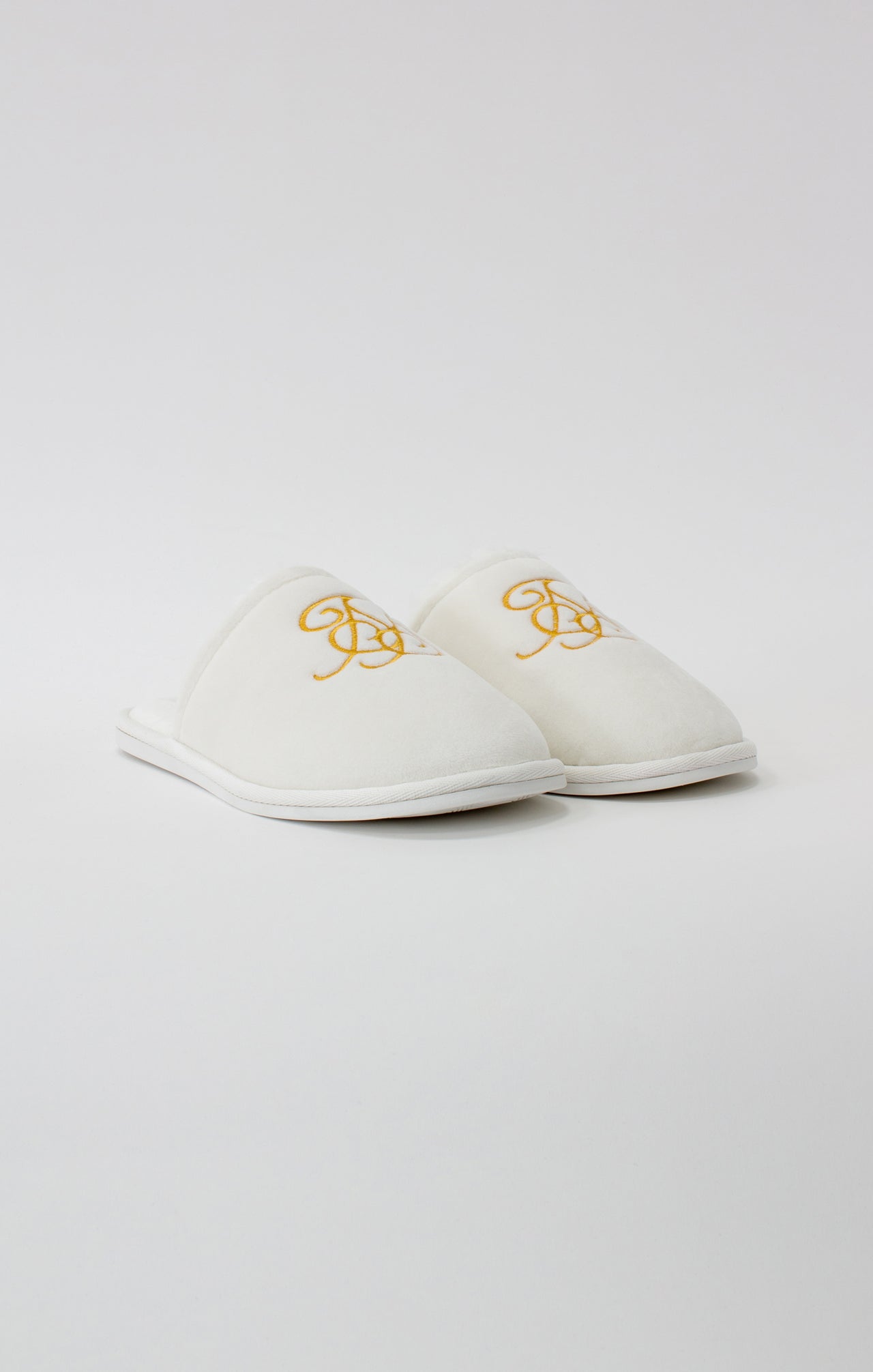 White Slipper With Embroidered Logo (5)