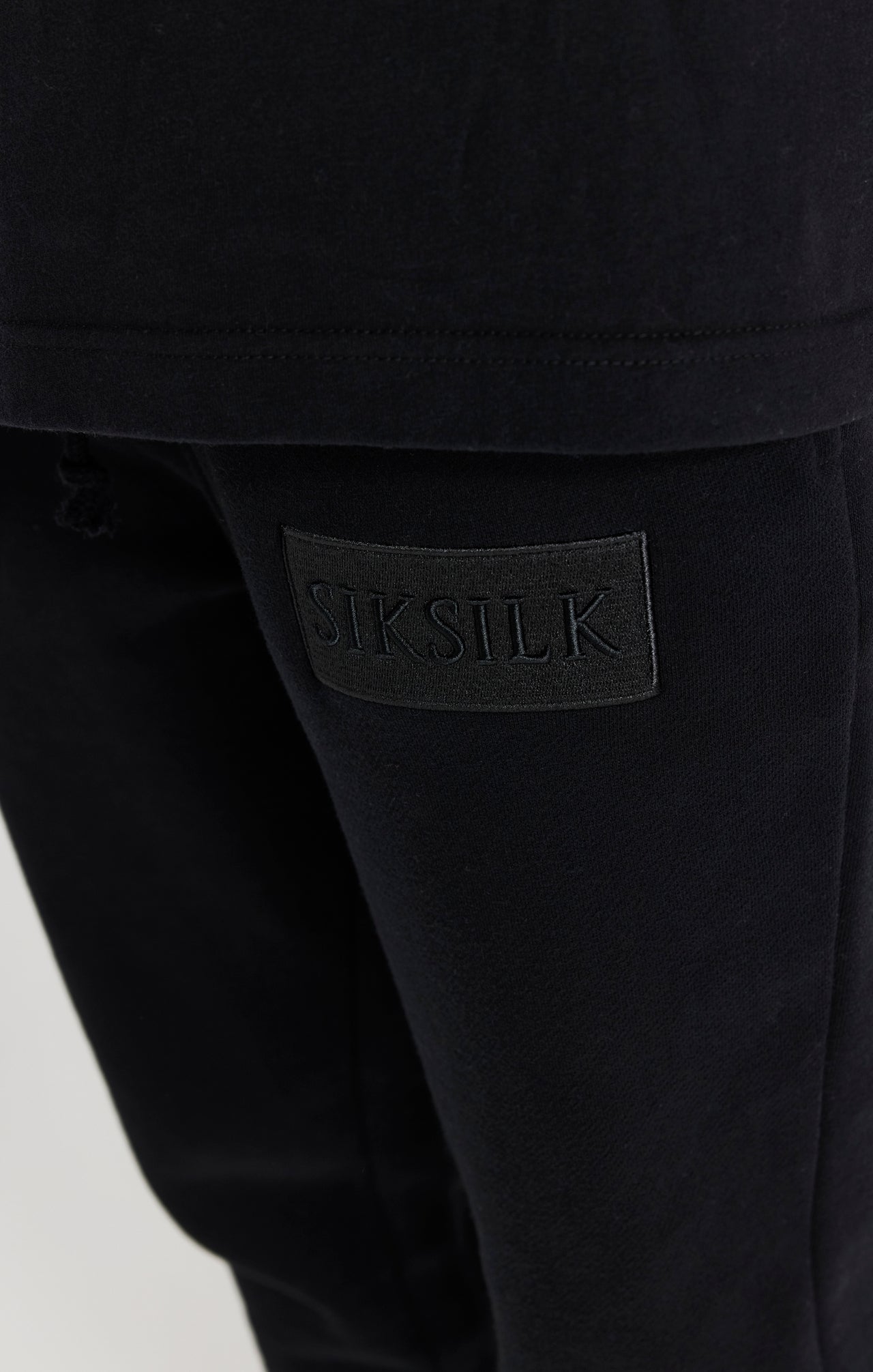 Black Relaxed Fit Cuffed Jogger (4)