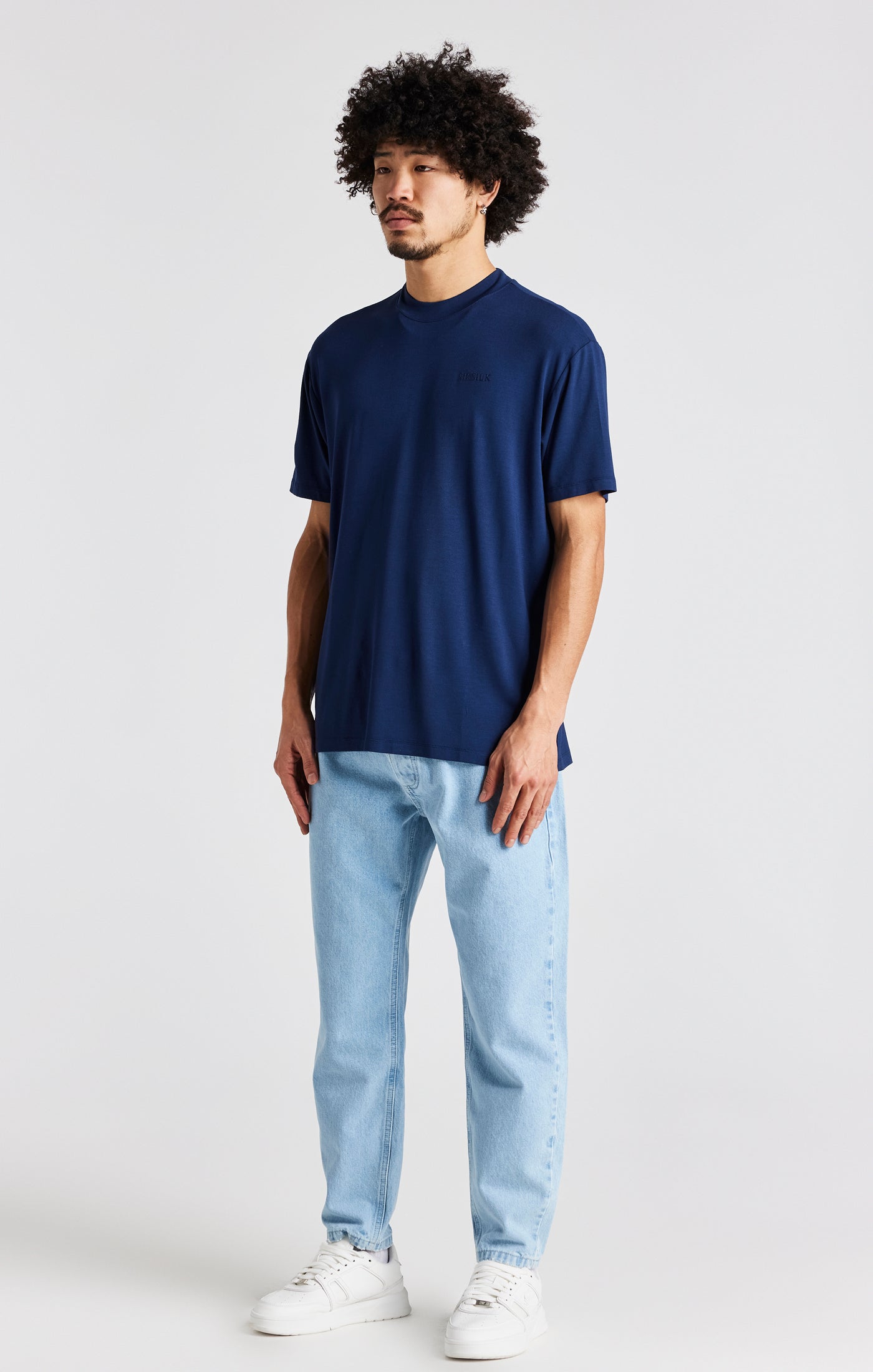 Load image into Gallery viewer, Light Blue Basic Carrot Jean (2)
