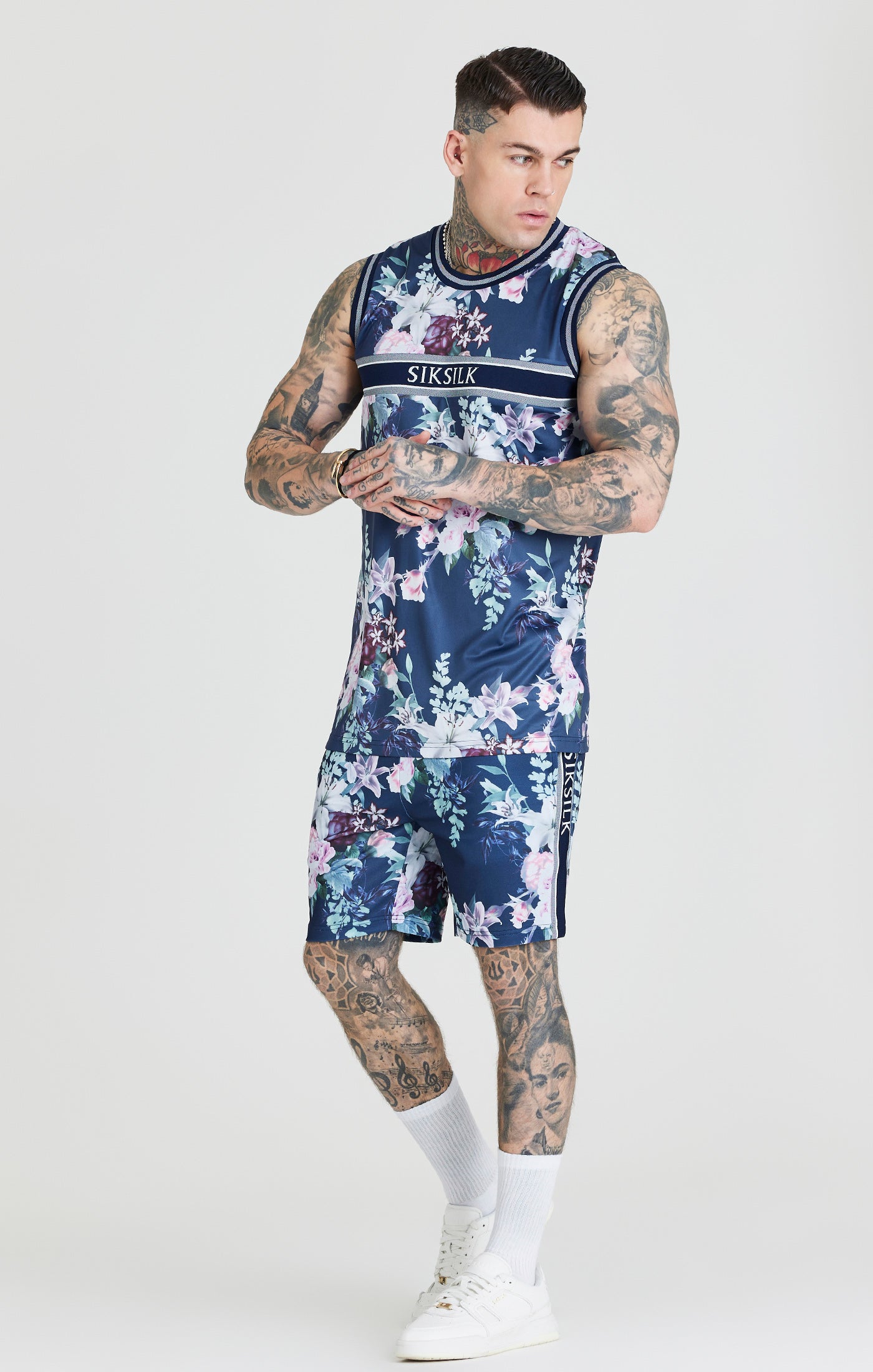 Load image into Gallery viewer, Navy Botanical Print Vest (2)