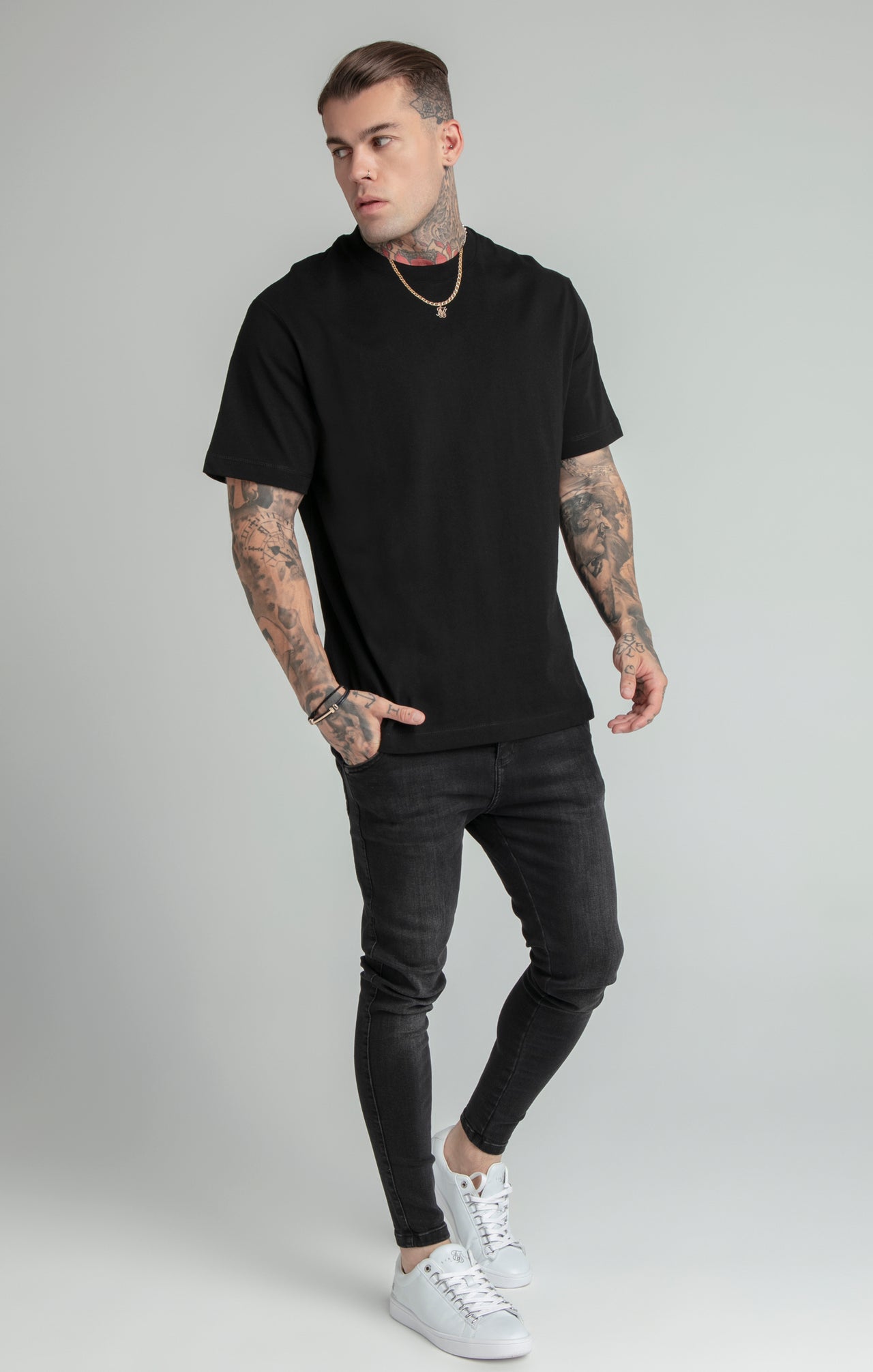 Black Gold Chain Relaxed Fit T-Shirt (3)