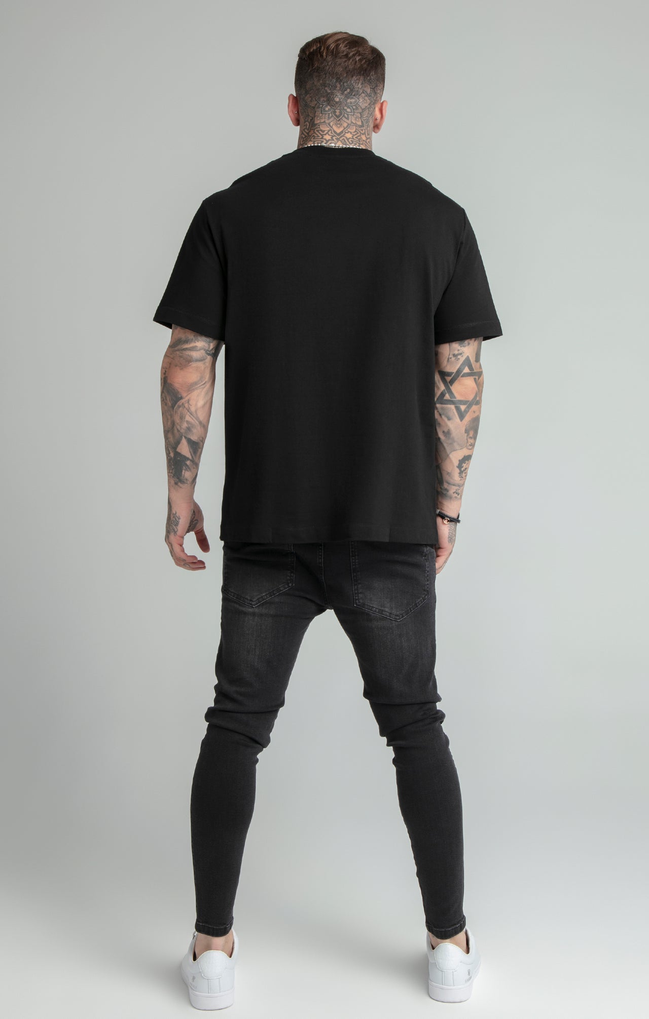 Black Gold Chain Relaxed Fit T-Shirt (5)