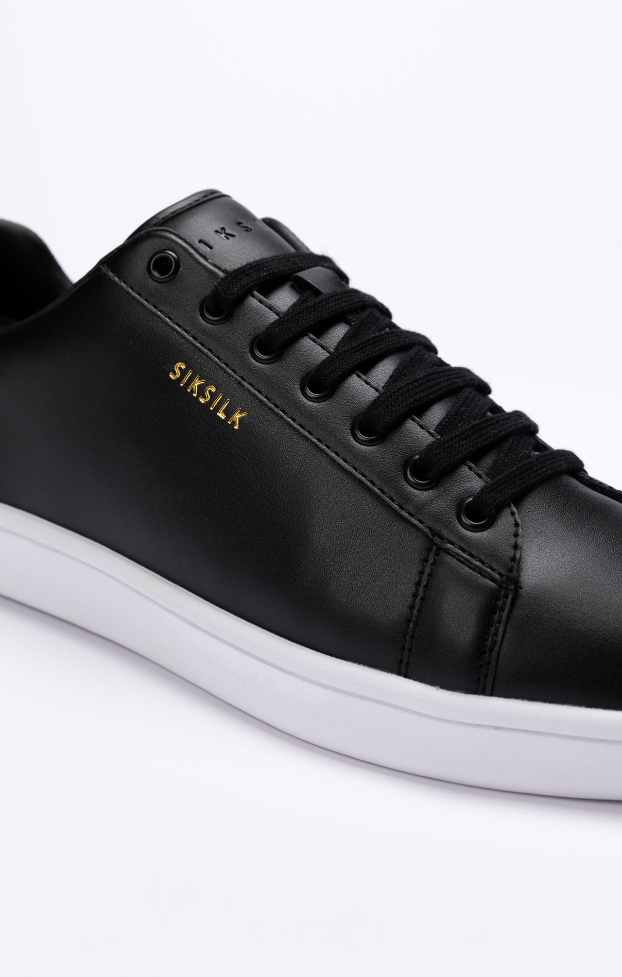 Black Low-Top Casual Trainer (4)