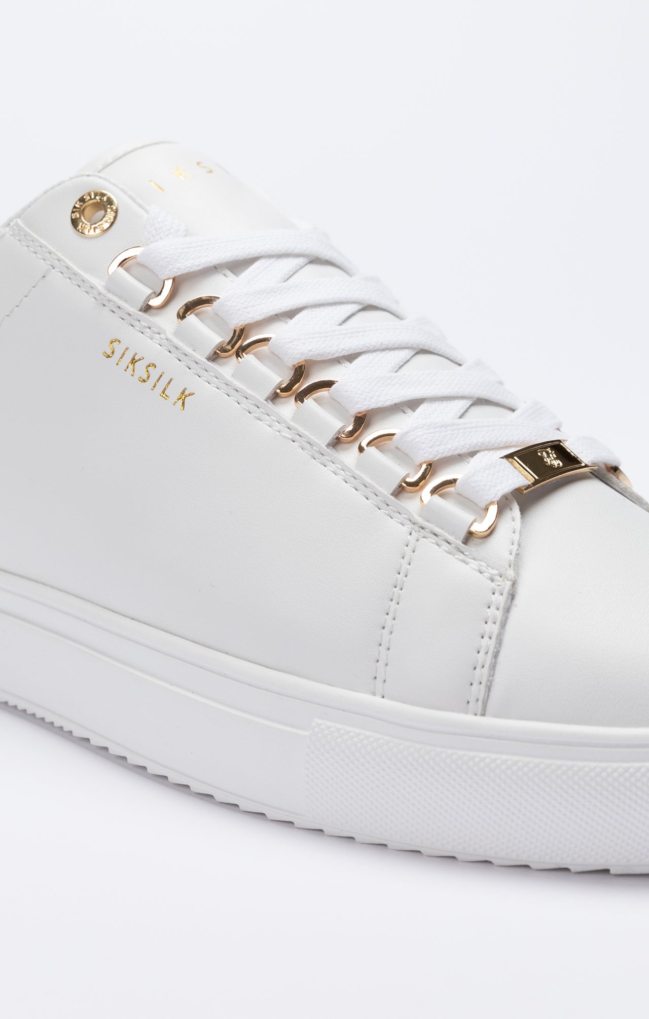 White Classic Trainer With Metal D-Rings (5)