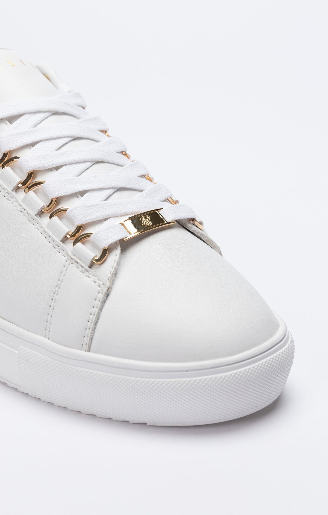 White Classic Trainer With Metal D-Rings (6)