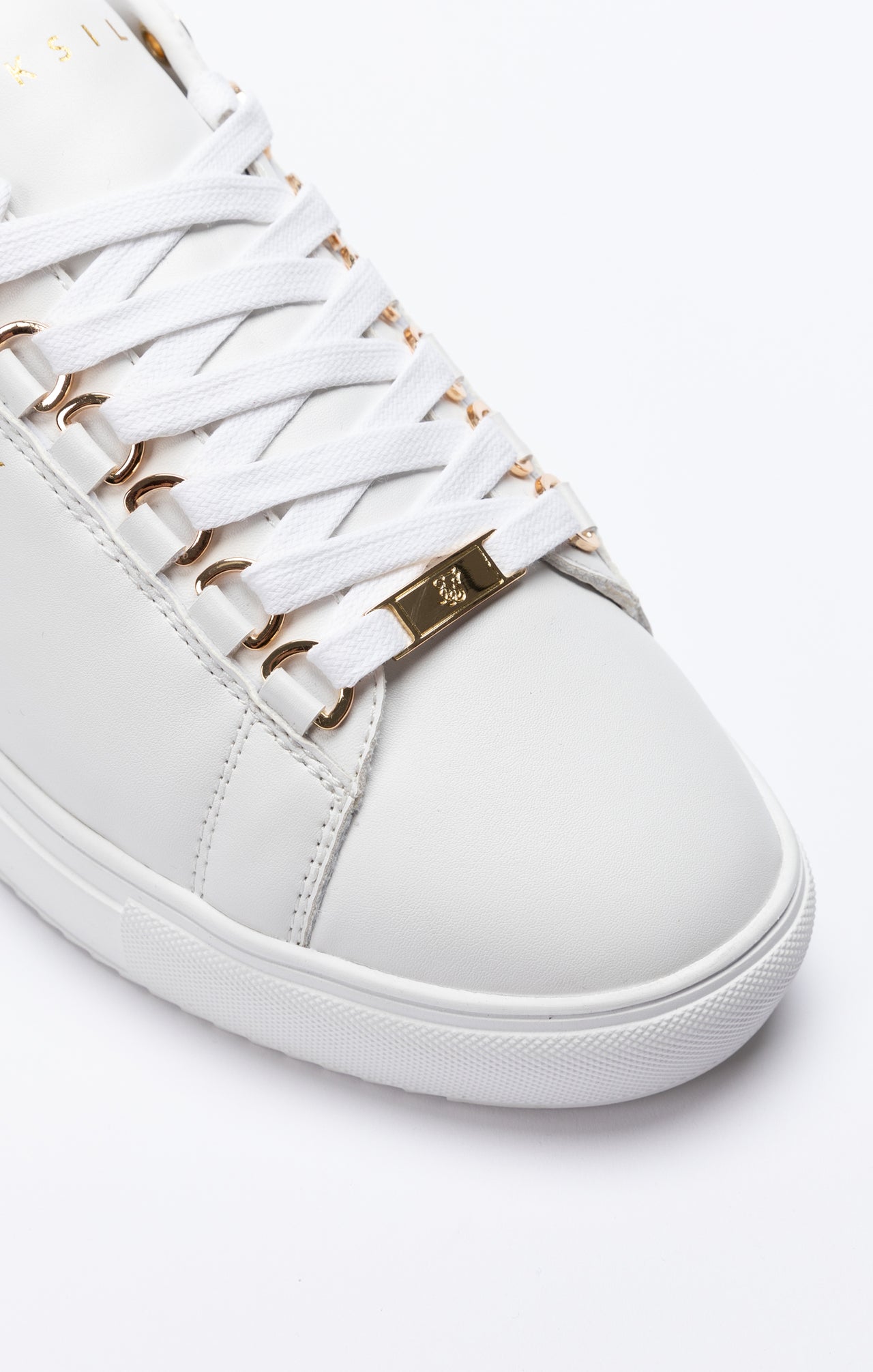 White Classic Trainer With Metal D-Rings (8)
