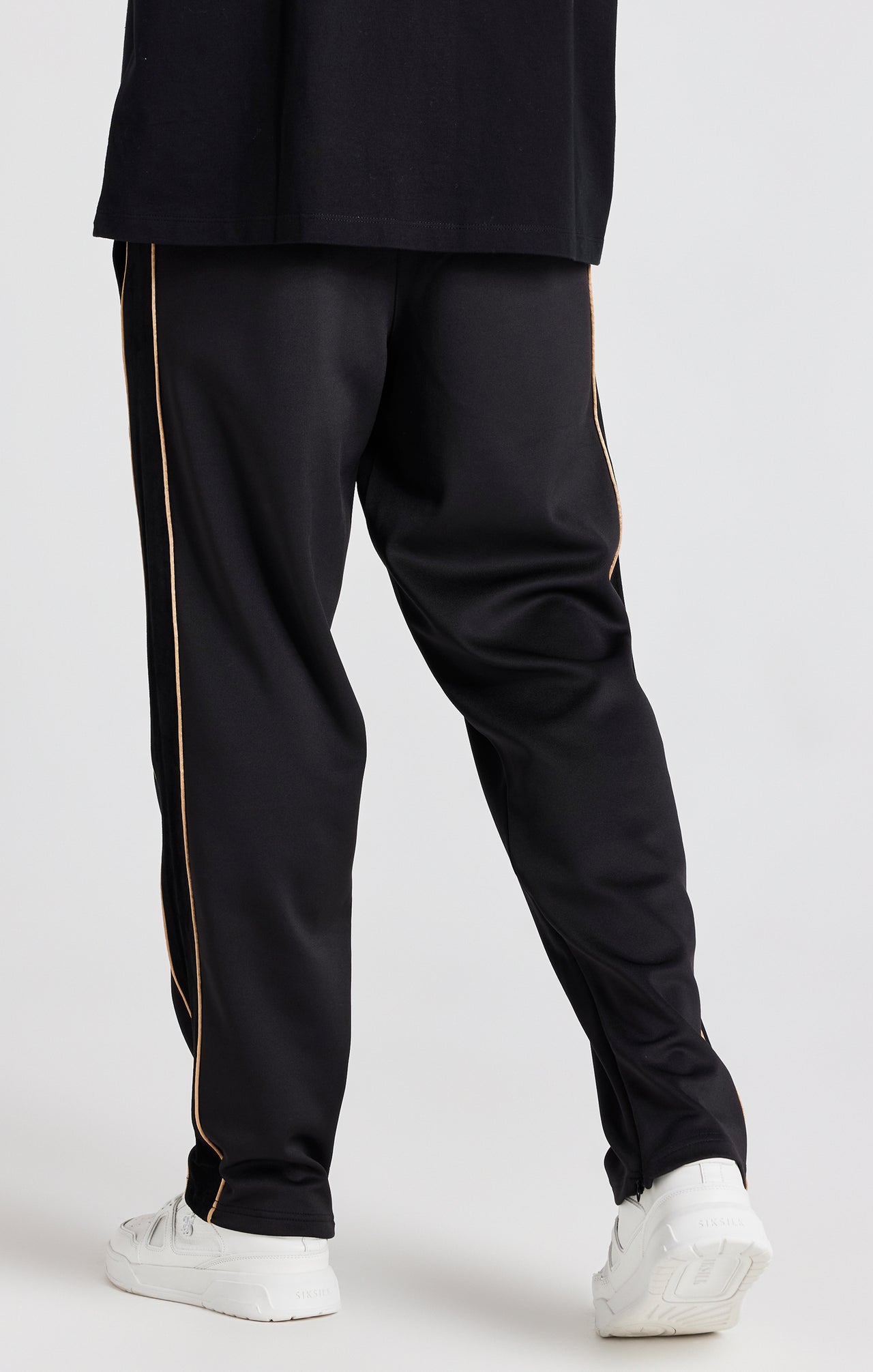 Black Crest Loose Fit Track Pant (3)