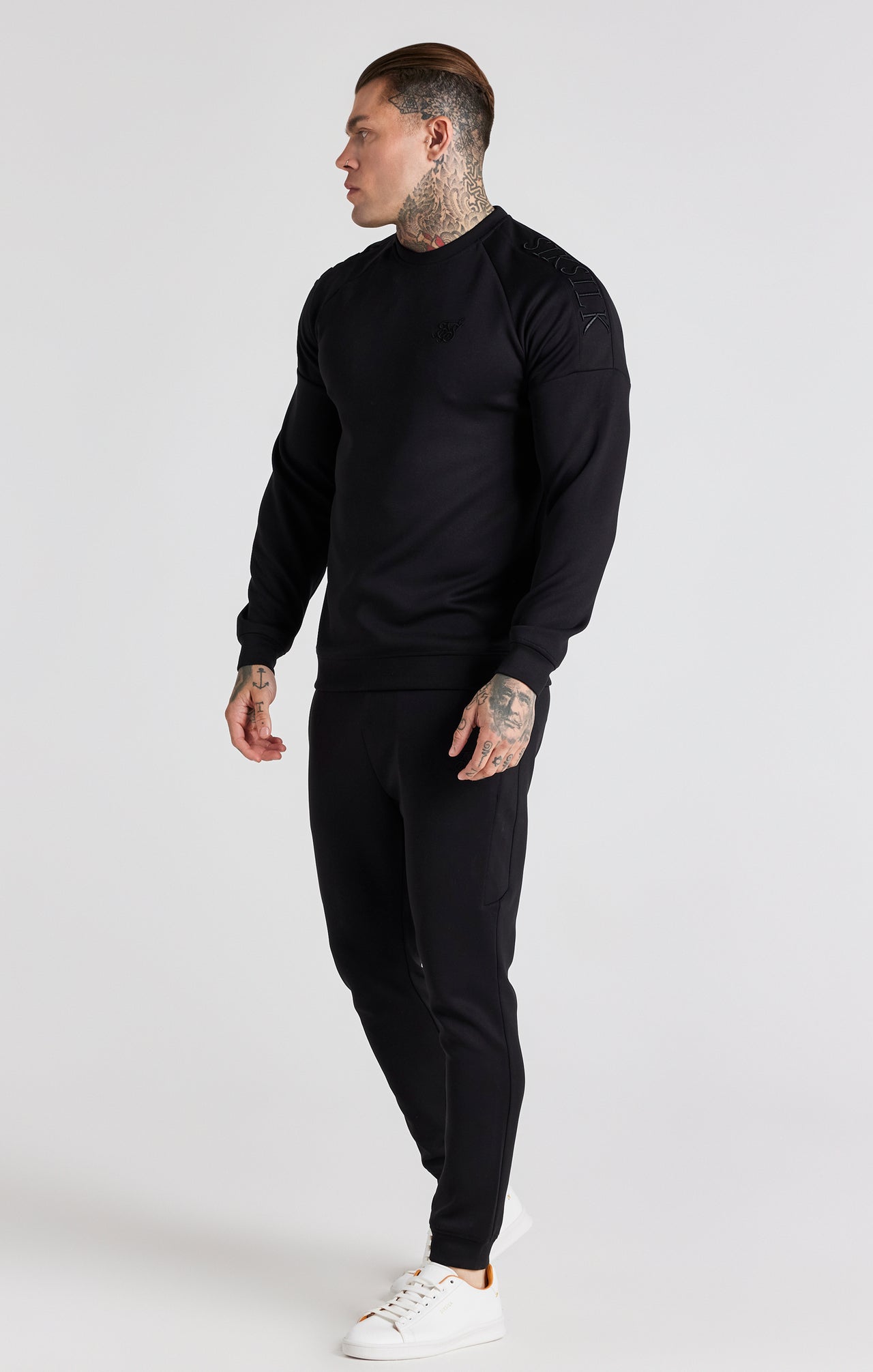 Black Muscle Fit Embroidery Sweatshirt (2)