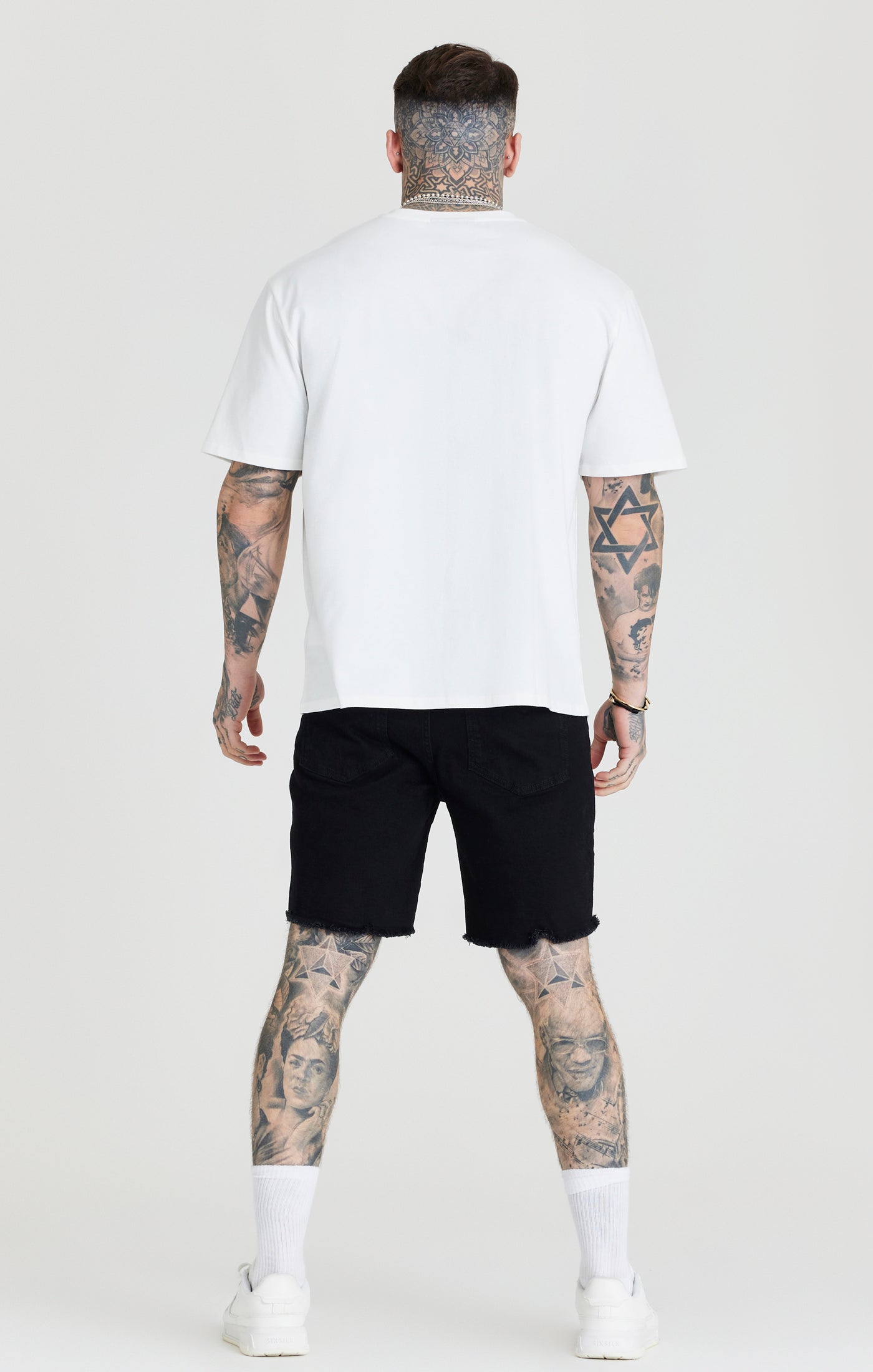 Load image into Gallery viewer, Ecru Floral Embroidery Oversized T-Shirt (3)
