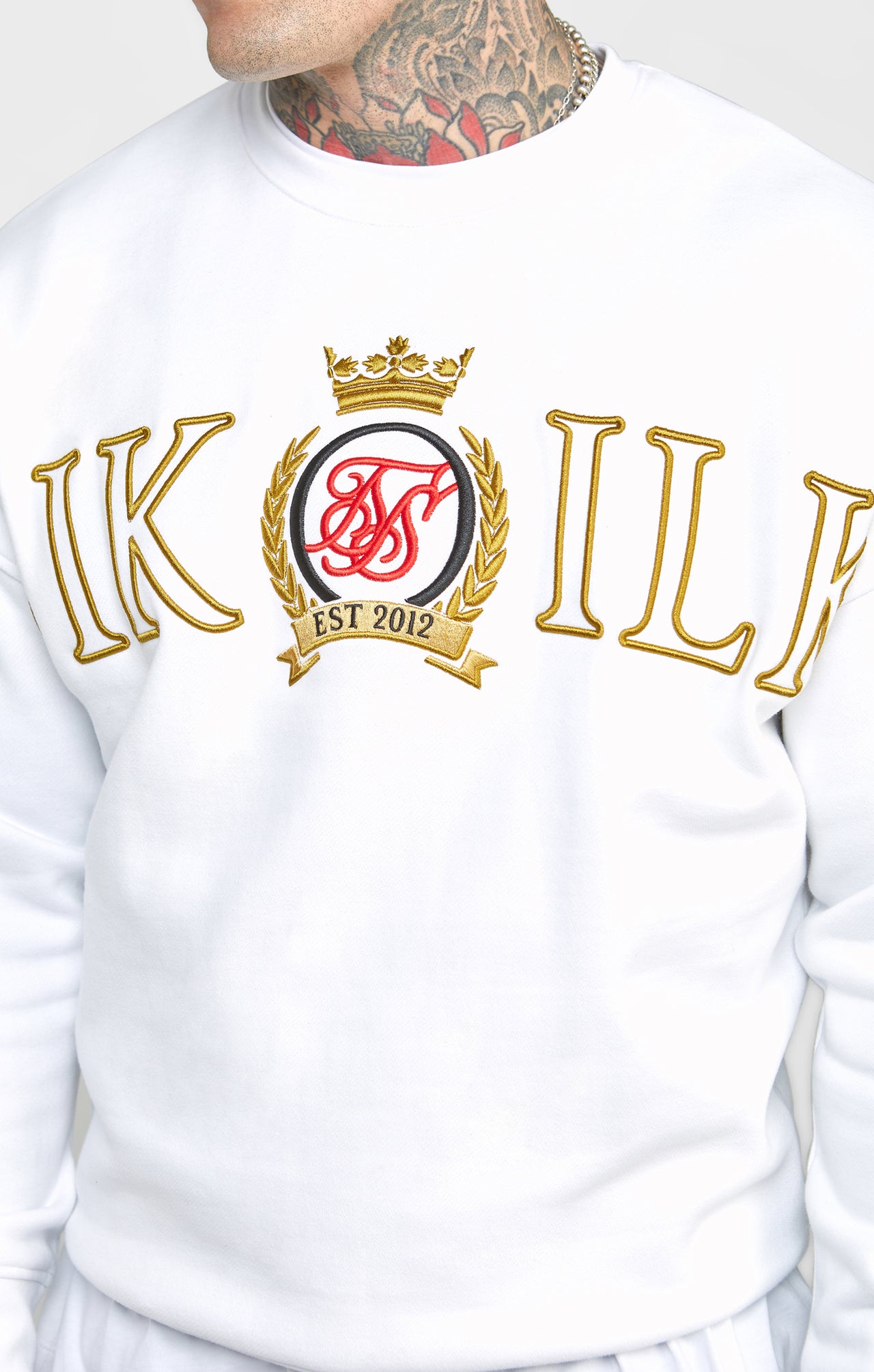 White Crest Embroidery Sweatshirt (1)