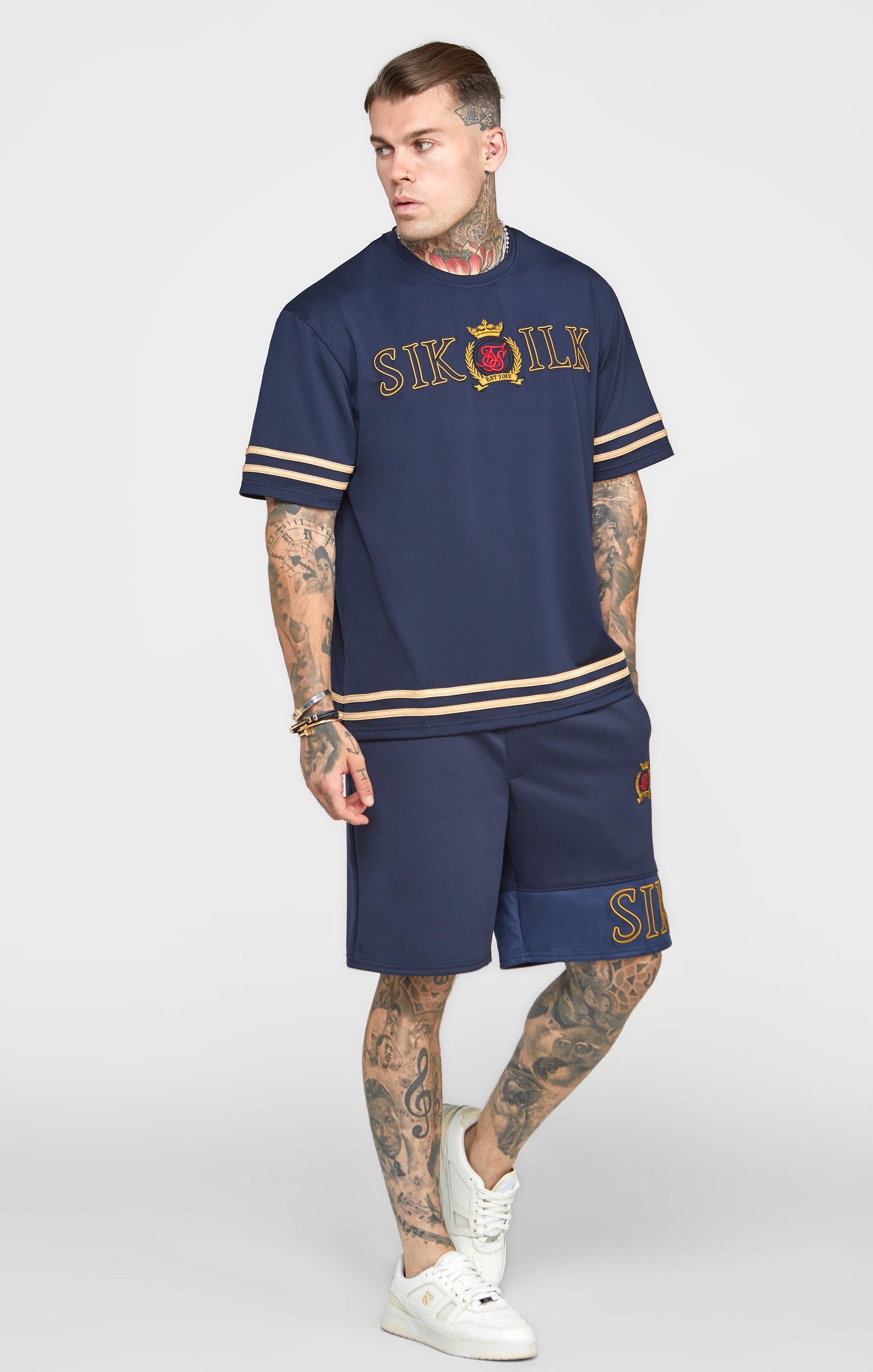 熱販売 ORIGINAL SO EMBROIDERED NAVY T-SHIRT Tシャツ/カットソー