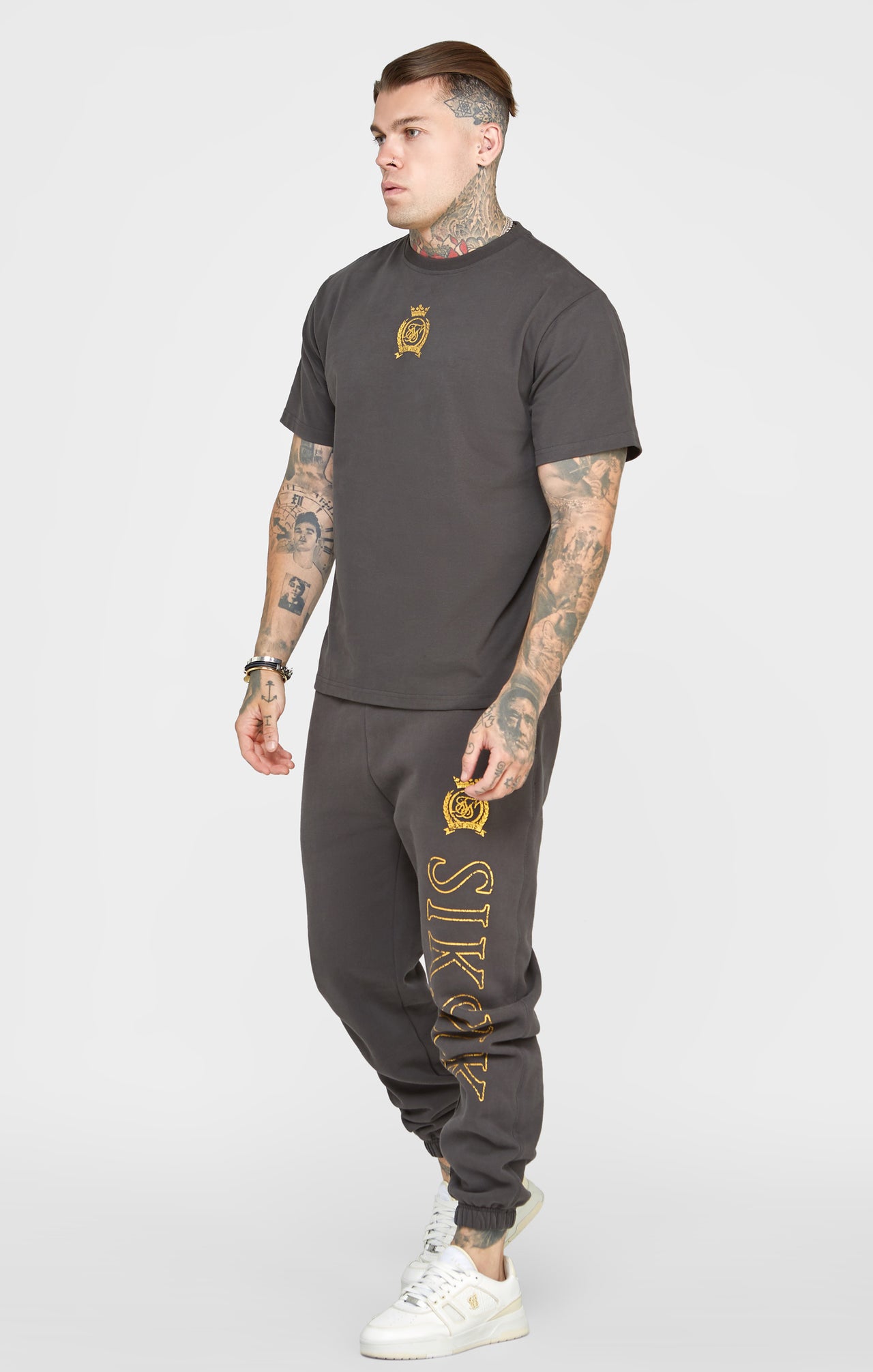 Black & Gold Relaxed Jogger (2)