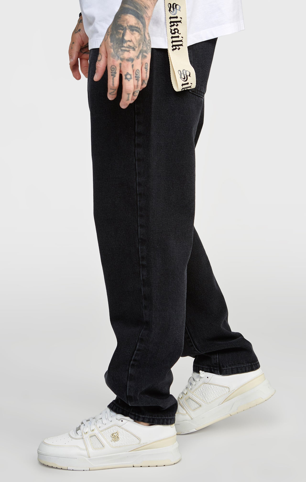 Black Relaxed Denims (6)