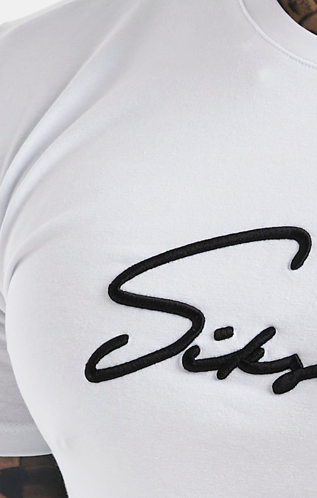White Script Embroidery Muscle Fit T-Shirt (1)