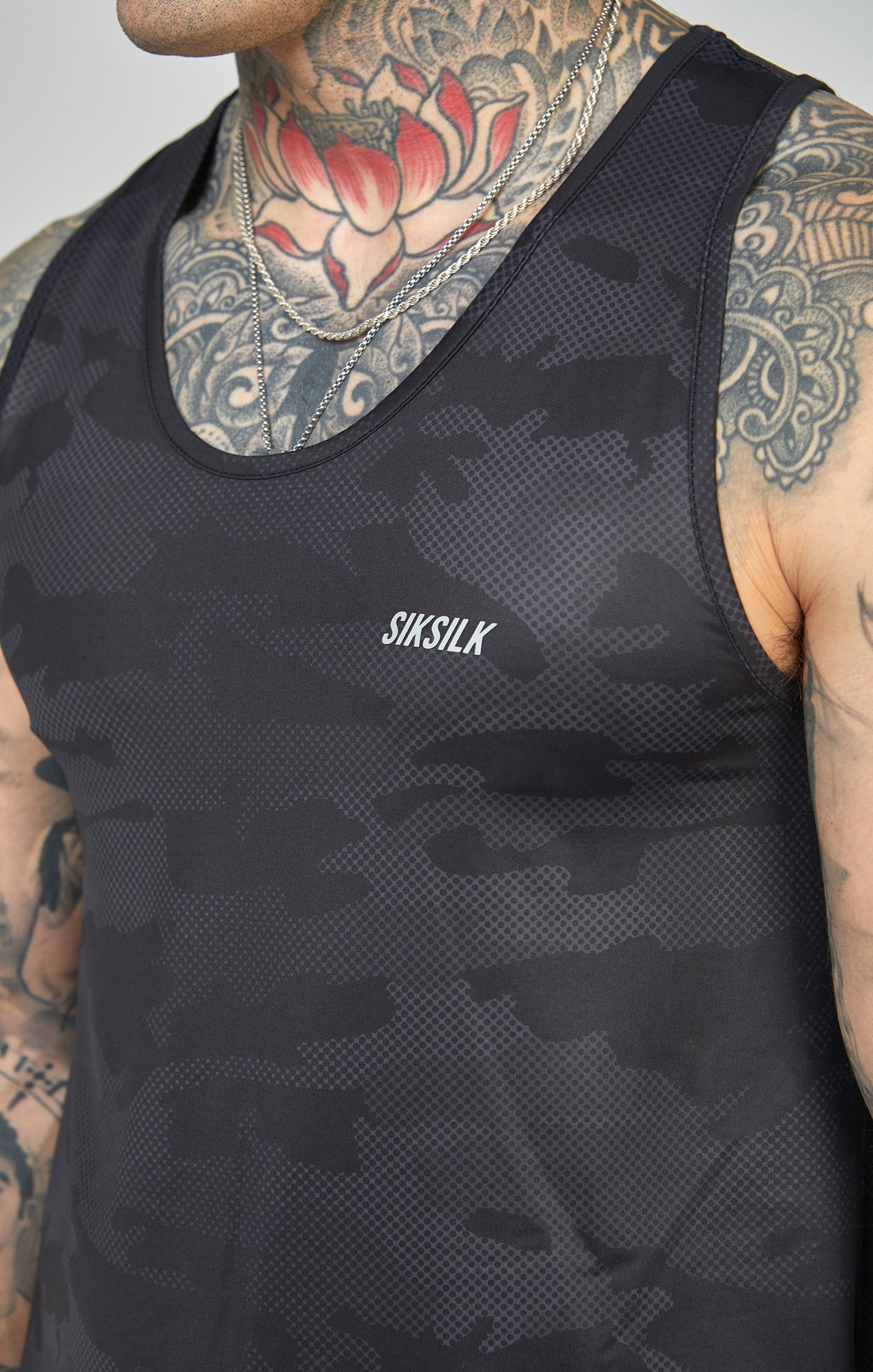 Camo Sports Curved Hem Muscle Fit Vest (1)