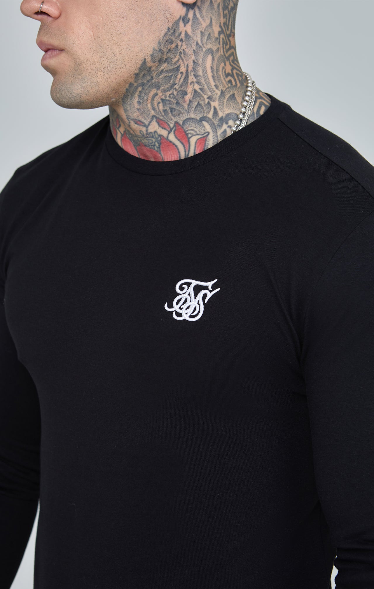 Black Essential Long Sleeve Muscle Fit T-Shirt (2)
