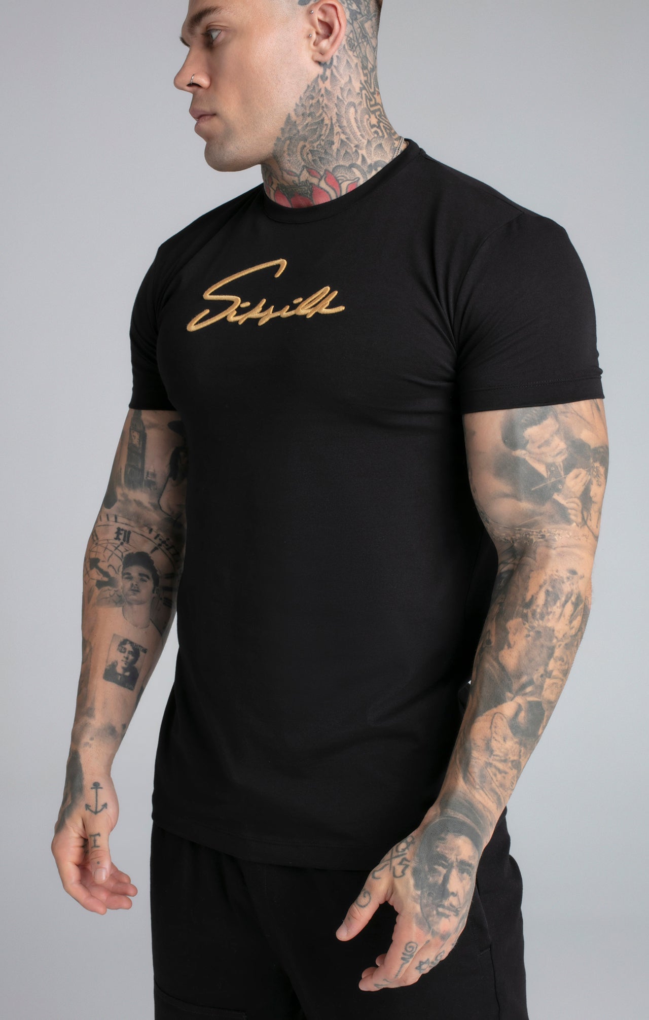 Muscle Fit T-Shirt (2)