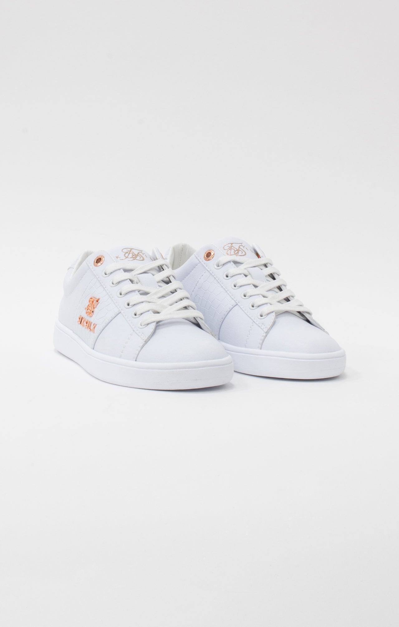 White Juniors Low-Top Classic Trainer With Metal Logo (2)
