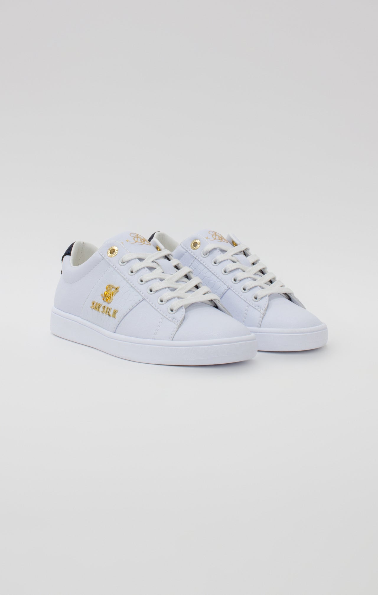 White Juniors Low-Top Classic Trainer With Metal Logo (4)