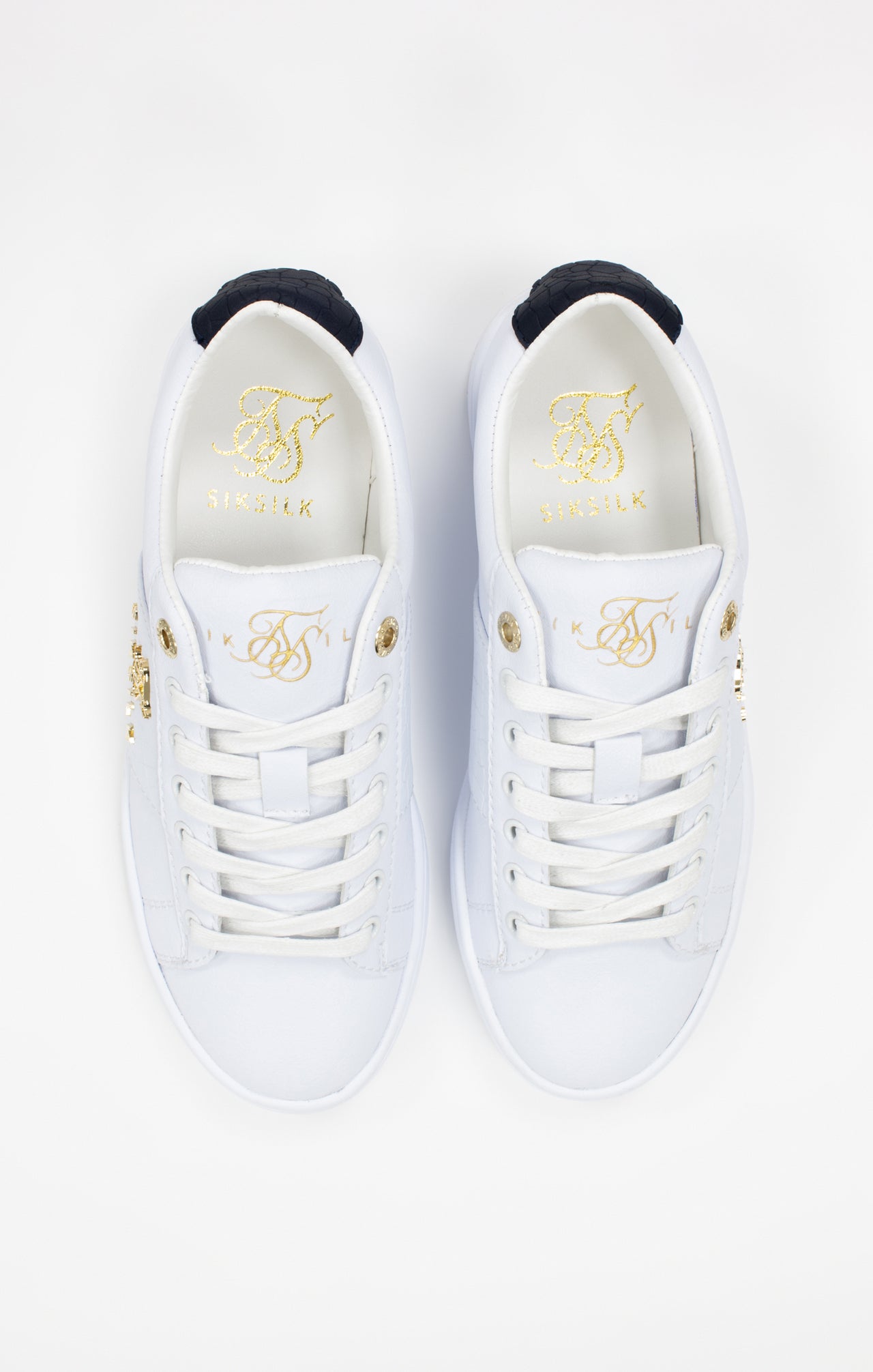 White Juniors Low-Top Classic Trainer With Metal Logo (3)