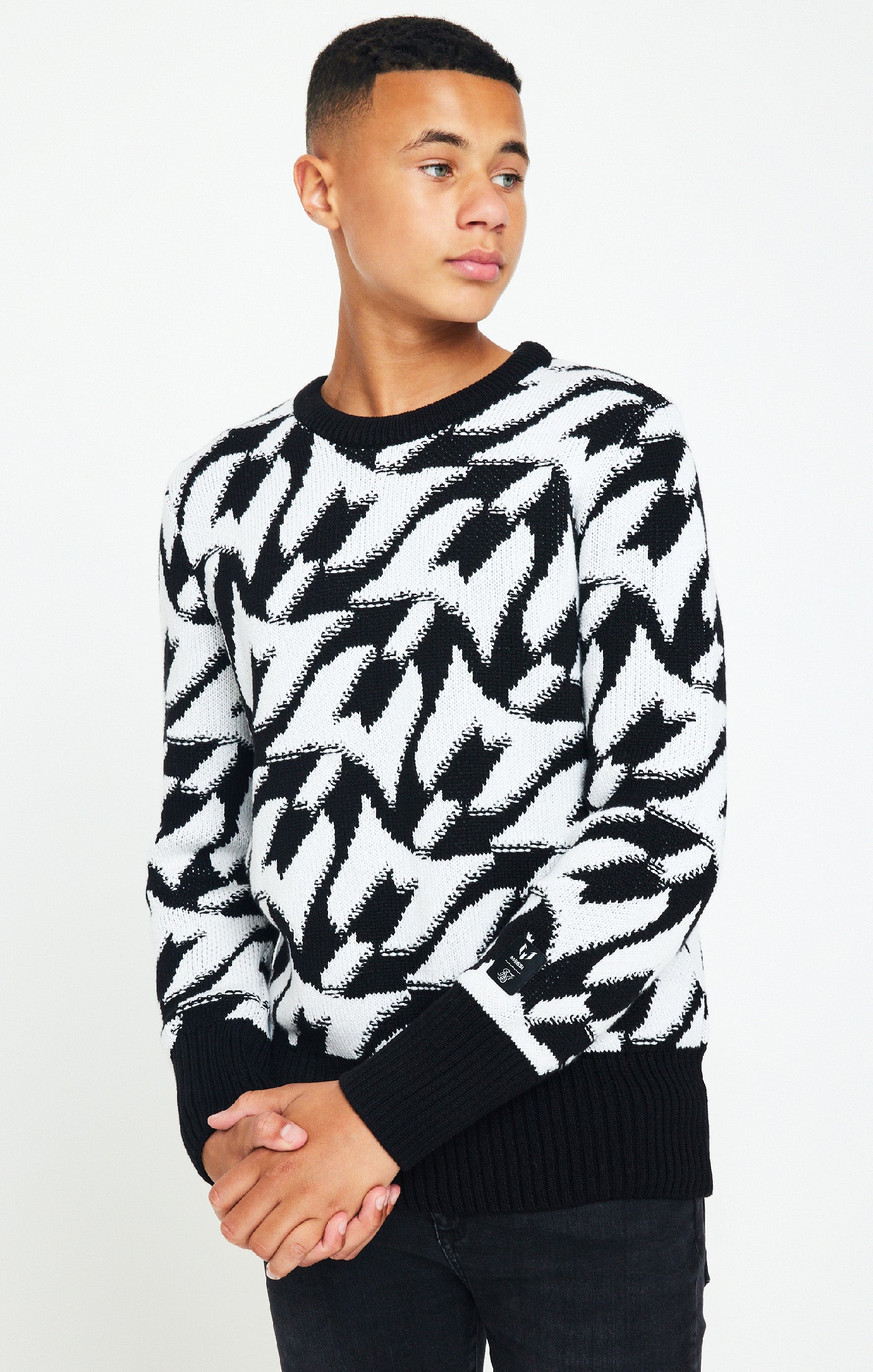 Black chunky knit jumper hotsell