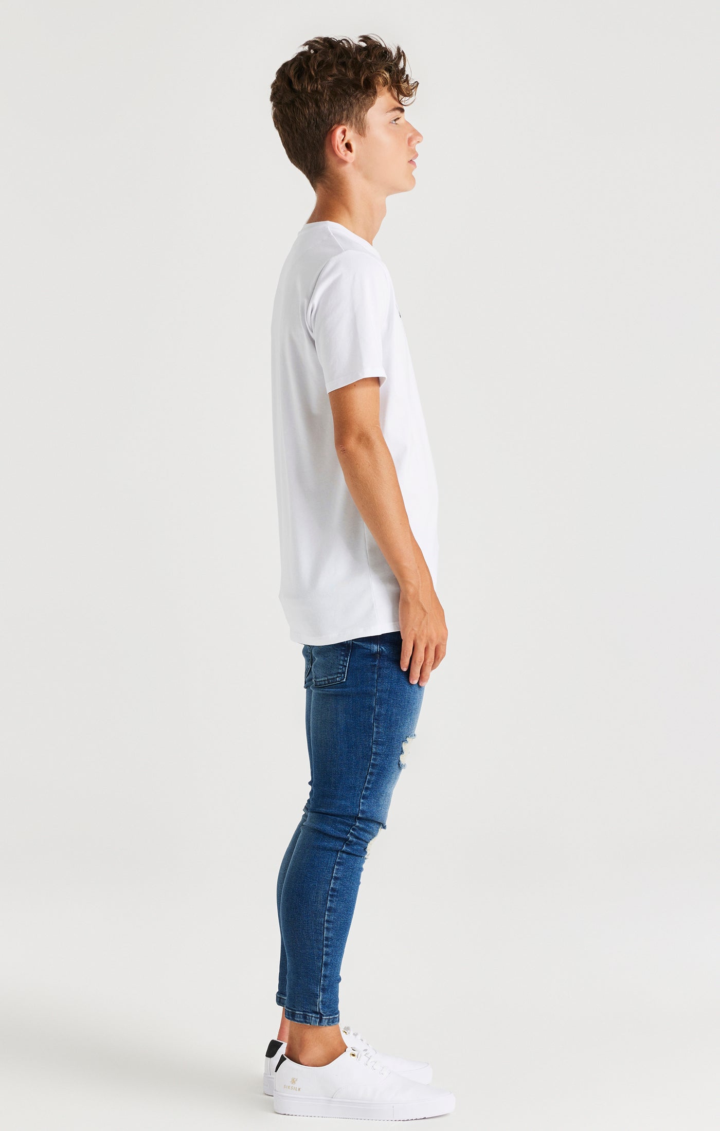 Load image into Gallery viewer, Boys White Branded T-Shirt (3)