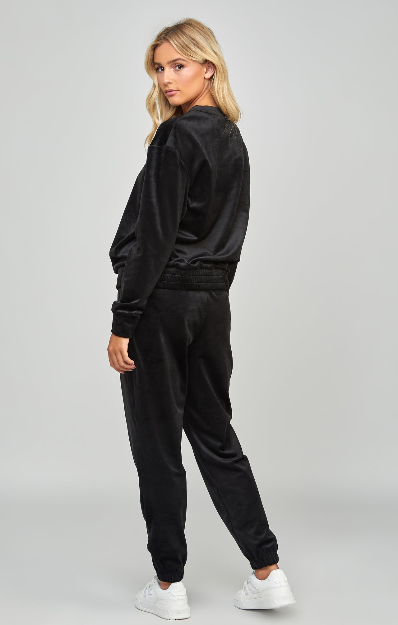 Black Velour Oversized Sweatshirt (4)