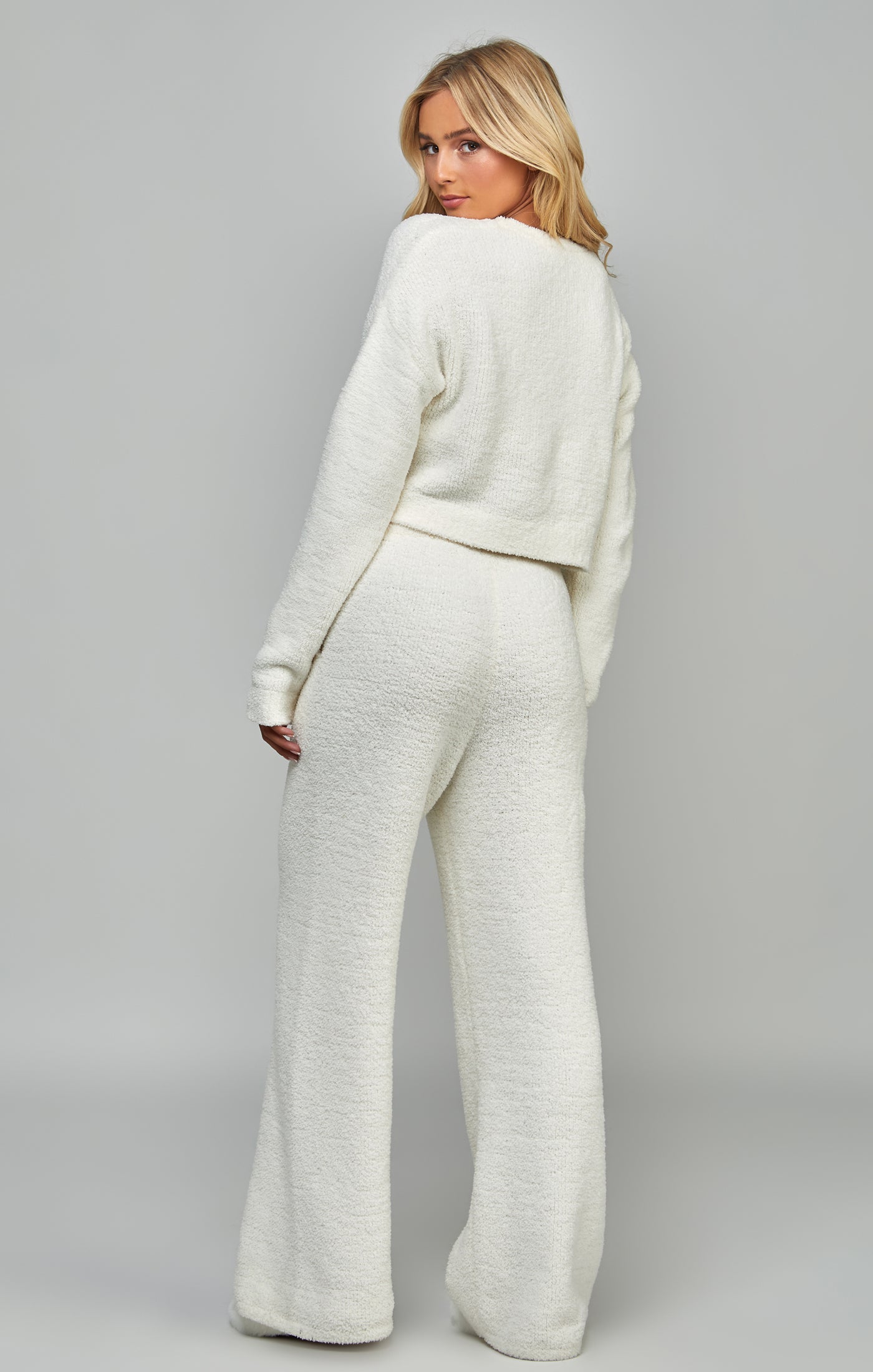 Load image into Gallery viewer, Ecru Cropped Lounge Sweat (4)